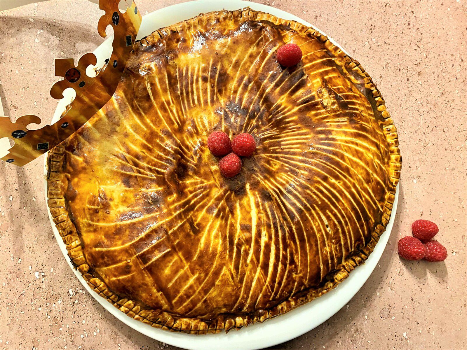 Galette des rois à la frangipane et aux framboises