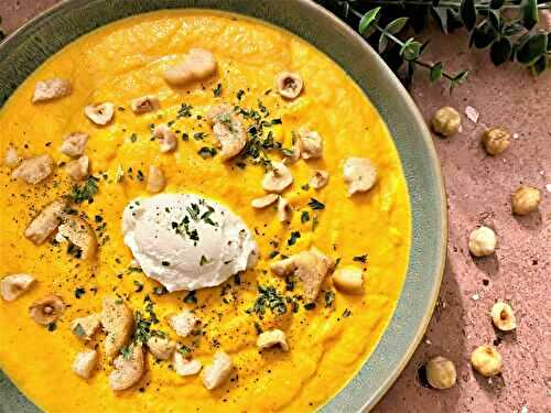 Velouté de carottes au curcuma, fromage frais et croûtons dorés de Cyril Lignac