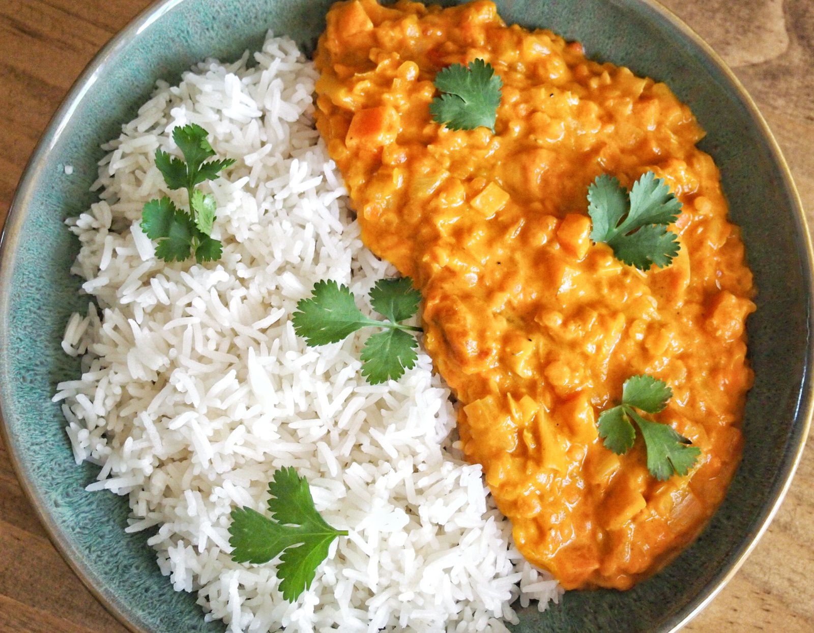 Dahl de lentilles corail aux poireaux et curry