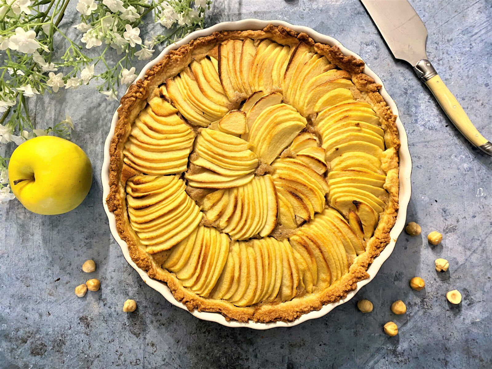 Tarte aux pommes, noisettes et crème de marrons
