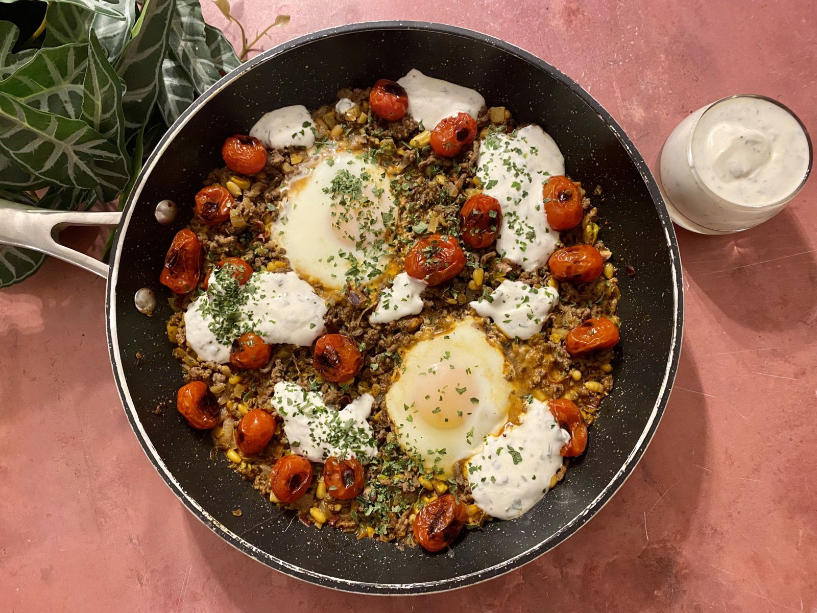 Œufs braisés au bœuf et sumac de Yotam Ottolenghi