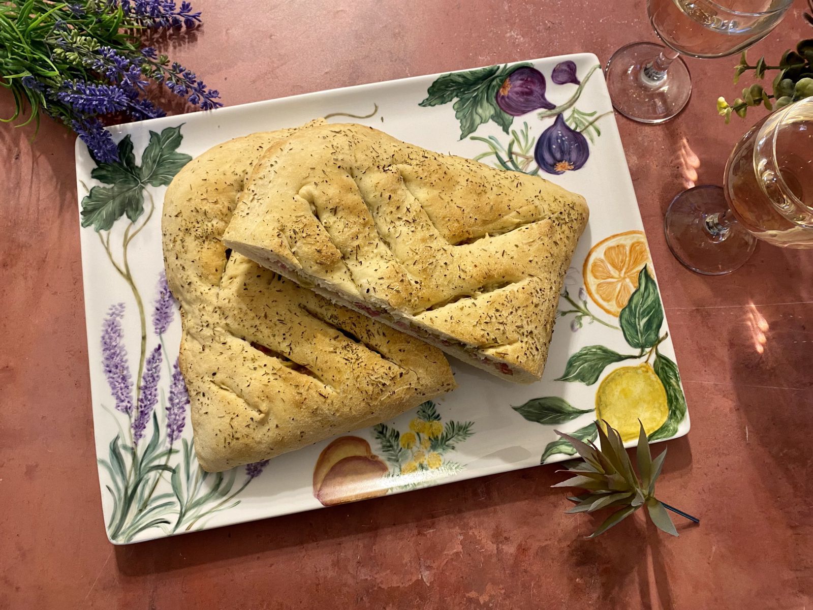 Fougasse aux lardons et aux olives