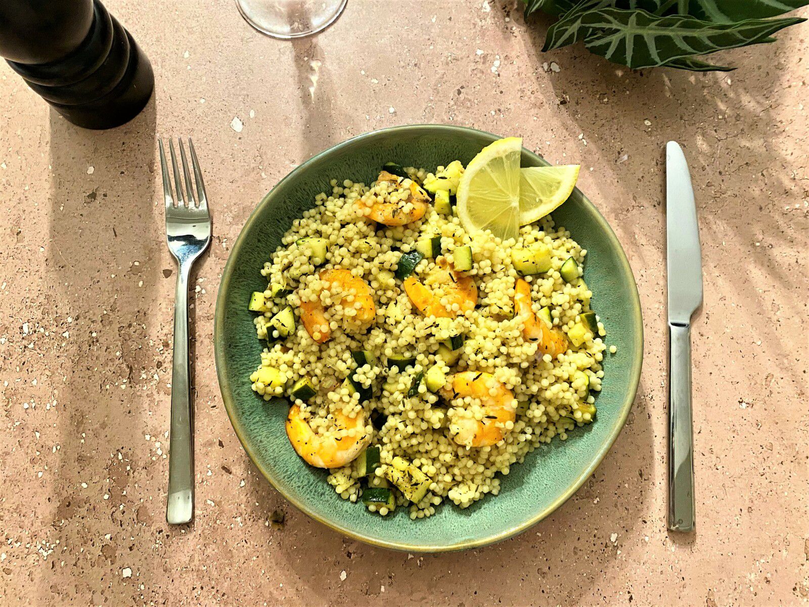 Pâtes perlées aux crevettes et courgettes