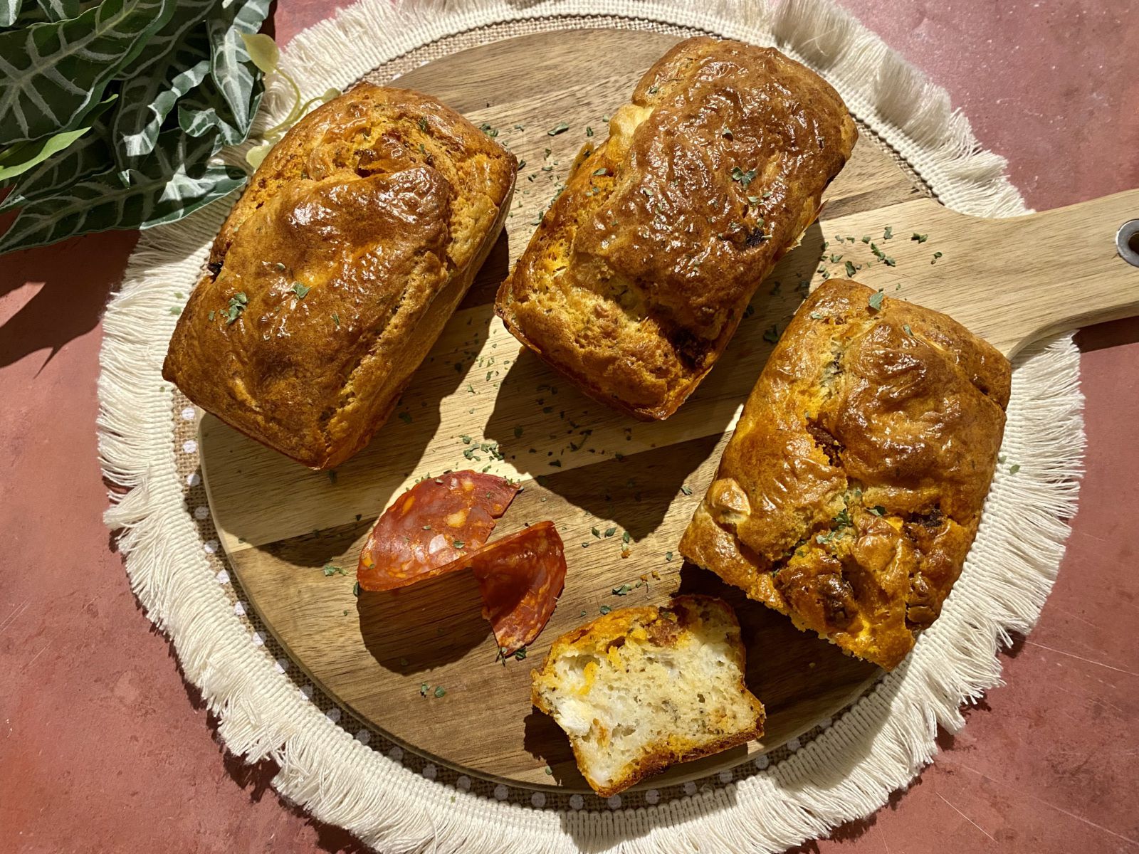 Petits cake au chèvre, chorizo et thym