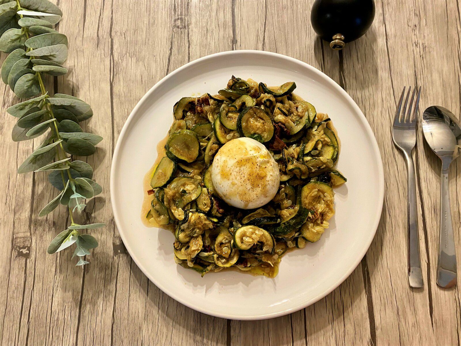 Salade de courgettes grillées et burrata
