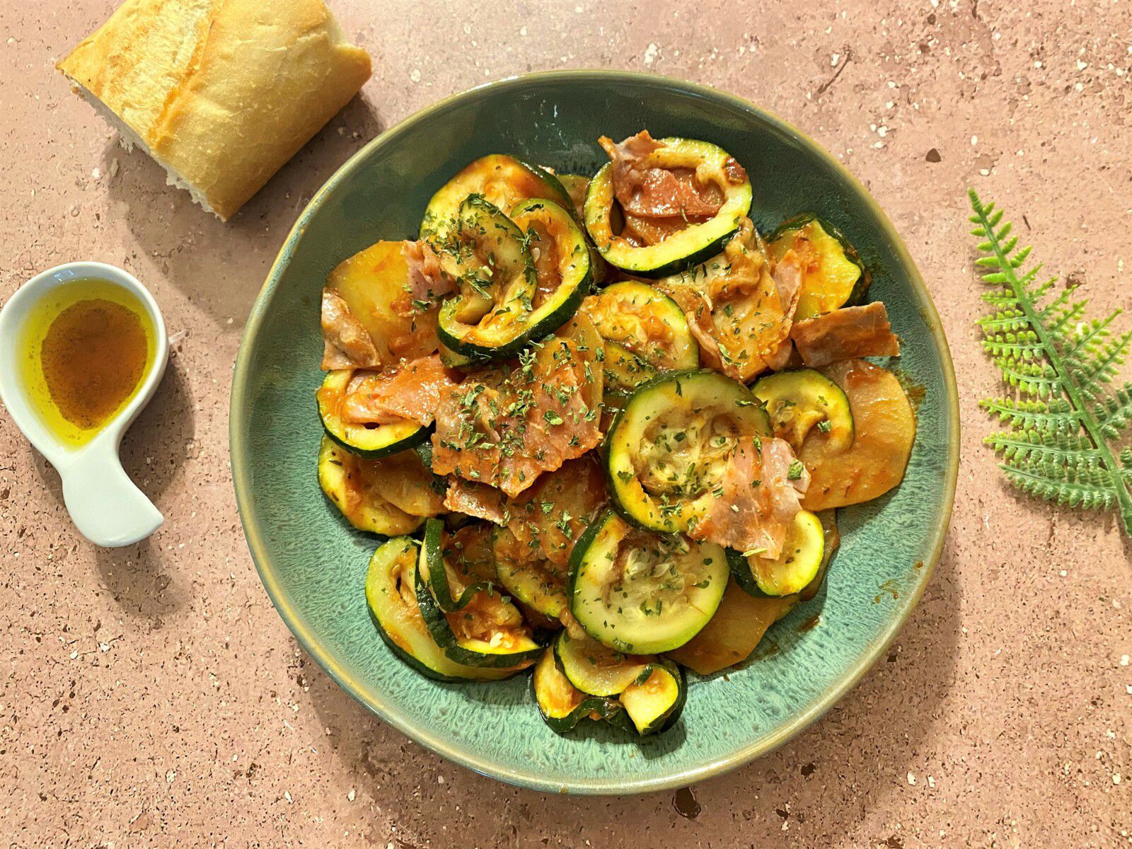 Salade de pommes de terre, courgette et bacon
