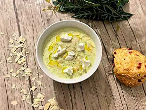 Soupe froide de concombre et chèvre frais