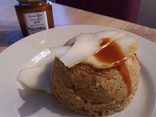 Bowlcake d'hiver gourmand à la poire et au caramel