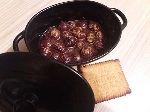 Une cocotte de raisins en dessert