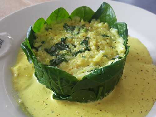 Une timbale de riz et d'épinard toute veggie