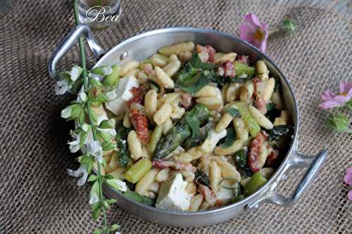 Cavatelli aux asperges vertes et à la sauge - les Trullis des Pouilles en Italie