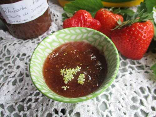 Confiture rhubarbe - fraise aux fleurs de sureau et graines de chia - Les petits plats de Béa