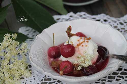 Faisselle de chèvre, jus de rhubarbe et cerises