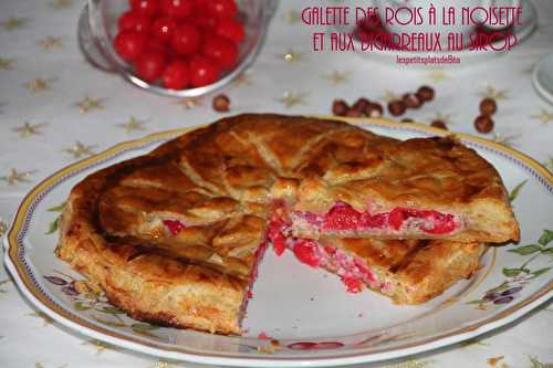 Galette des rois à la  noisette et aux bigarreaux au sirop