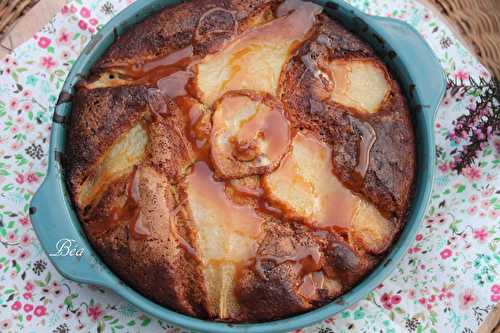 Gâteau au yaourt poires et caramel beurre salé