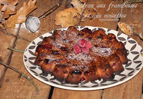 Gateau aux framboises et aux noisettes