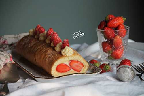 Gâteau roulé au citron et aux fraises