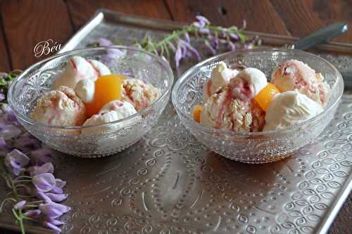 Glace à la vanille, recette rapide sans cuisson et sans sorbetière pour un abricot melba improvisé