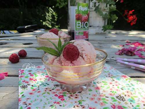 Glace crémeuse à la pêche et aux framboises (sans oeuf) avec ou sans sorbetière