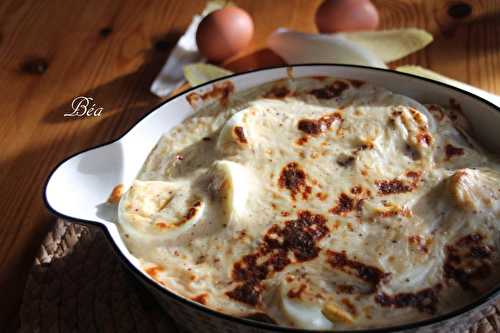 Gratin d'endives, pommes de terre et oeufs durs sauce moutardée.