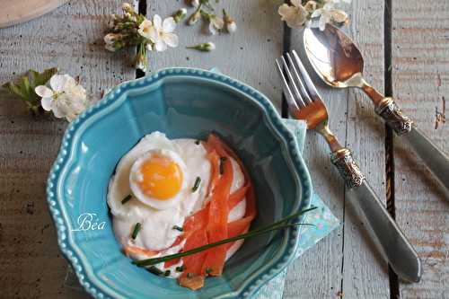 Oeuf poché ricotta fouettée au raifort et truite fumée