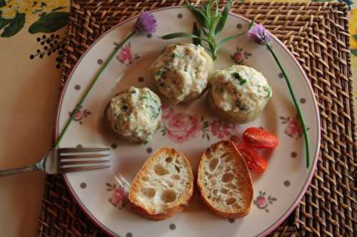 Oeufs brouillés aux herbes, fonds d'artichauts