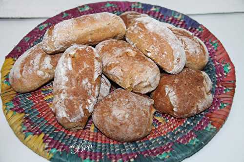 Petits pains aux fruits séchés