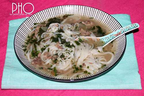 Pho, la soupe vietnamienne - Vietnam (5) Galettes de riz et pho