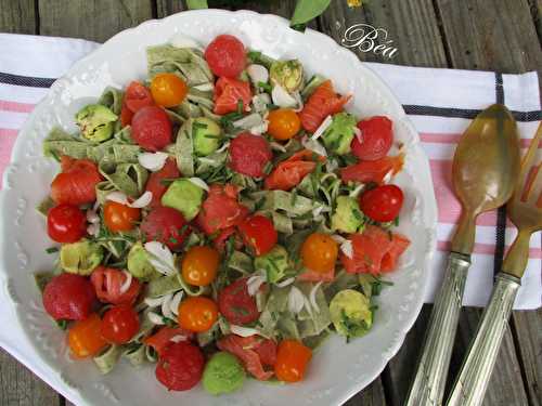 Pickles de pastèque pour une salade composée