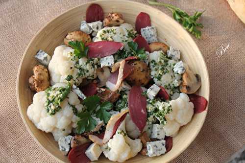 Salade de chou fleur à la fourme d'Ambert et champignons rôtis