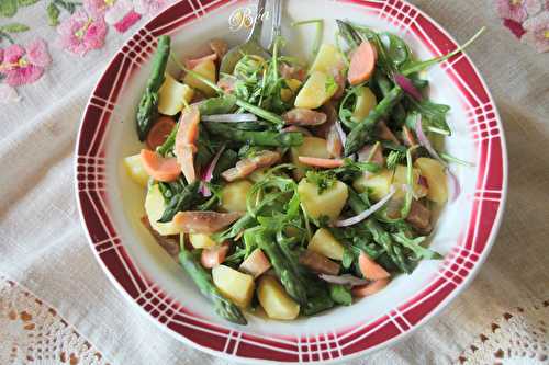 Salade de hareng fumé, pommes de terre et asperges vertes