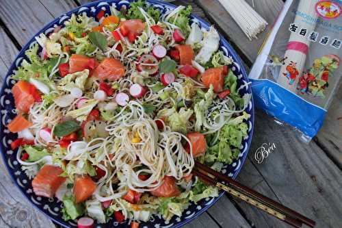 Salade de nouilles japonaises au saumon gravlax