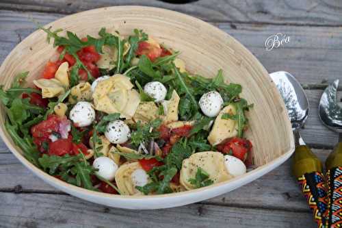 Salade de tortellini, roquette et mozzarella