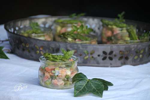 Tartare de saumon, asperges vertes et avocat