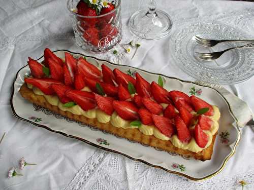 Tarte génoise, crème mousseline et fraises - Les petits plats de Béa