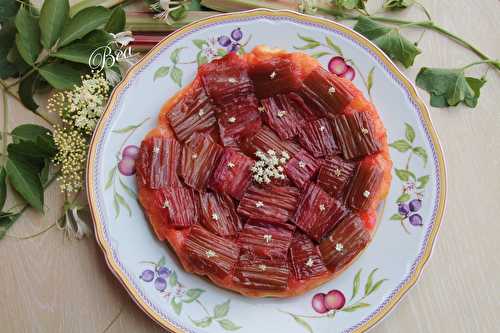Tarte tatin à la rhubarbe - Les petits plats de Béa