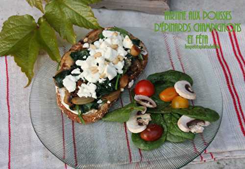 Tartine aux pousses d'épinards, champignons et féta