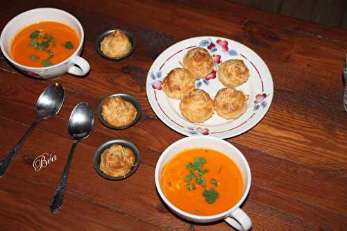 Velouté de carottes et poivron rouge et muffin-gougère au fromage d'Abondance