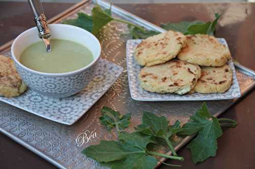 Velouté de fanes de radis au boursin et harcha farcis au boursin