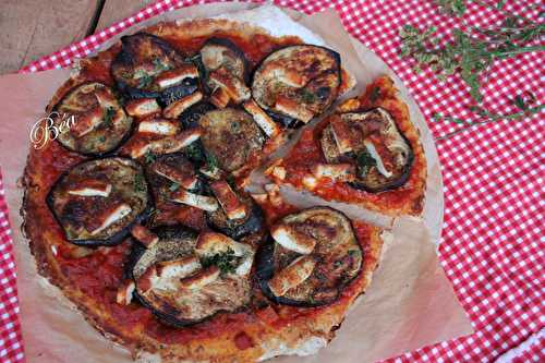 Pizza aux aubergines et à l'halloumi - balade sur l'île de Chypre