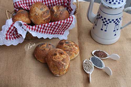 Petits pains aux graines à la farine d'antan