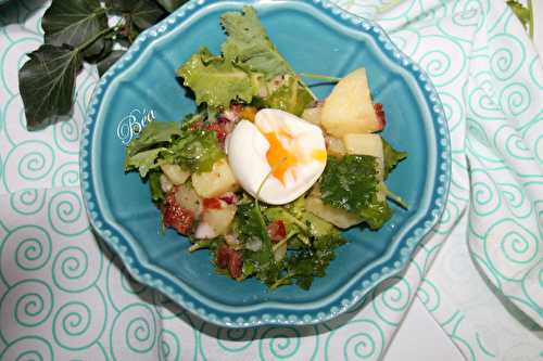 Salade chaude de pommes de terre et jeunes pousses de chou kalé