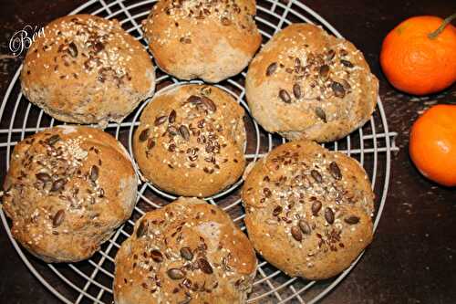 Petits pains de campagne aux graines