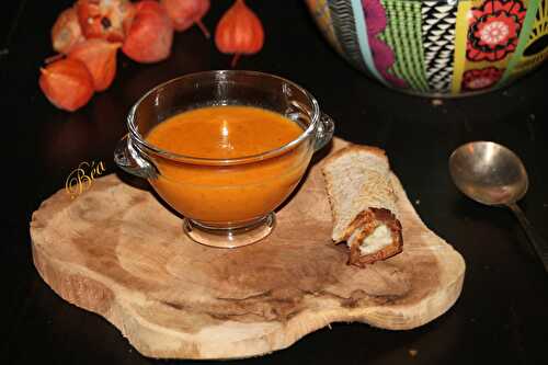 Soupe très veloutée au potiron et à la tomate