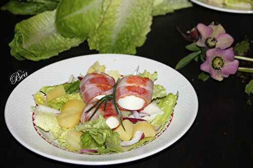Salade tiède :  romaine, pommes de terre et œufs durs lardés