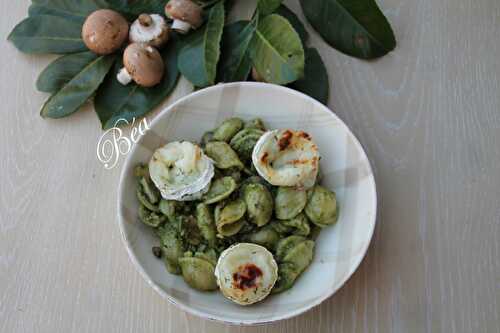 Orecchiette au pesto de pourpier et chèvre au miel