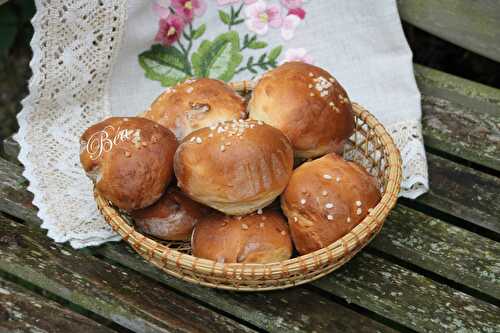 Petits pains au lait et sucre perlé (à la MAP)