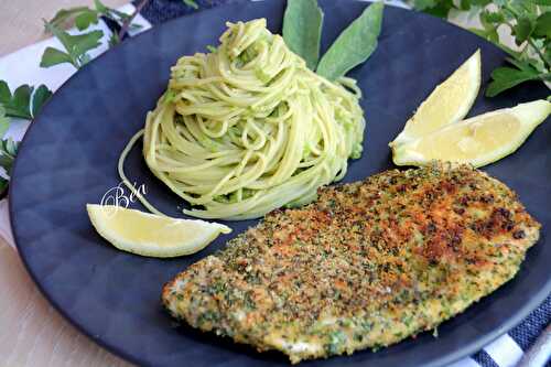 Escalope viennoise en  croute d'herbes, spaghetti au pesto de petits pois