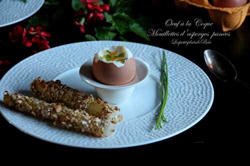 Oeuf à la coque et mouillettes d'asperges panées