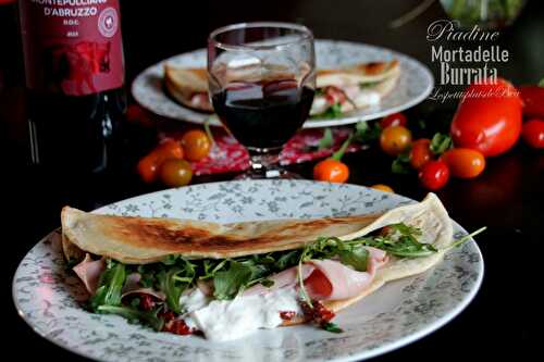 Piadine à la burrata, mortadelle de Bologne et tomates confites